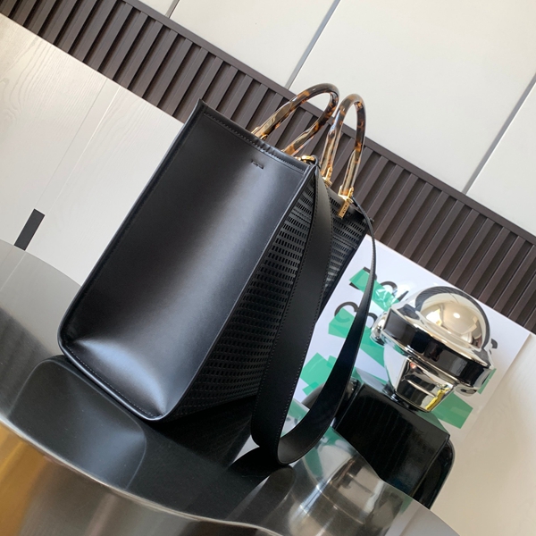 スーパーコピーブランドバッグ背面デザイン