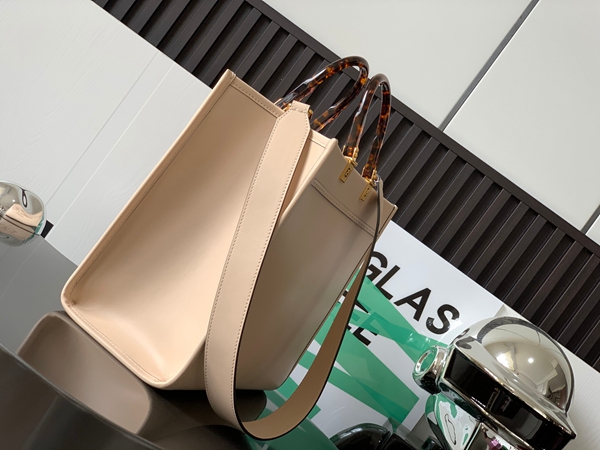 スーパーコピーブランドバッグ背面デザイン