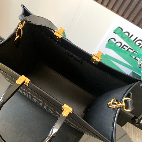 スーパーコピーブランドバッグ着用イメージ