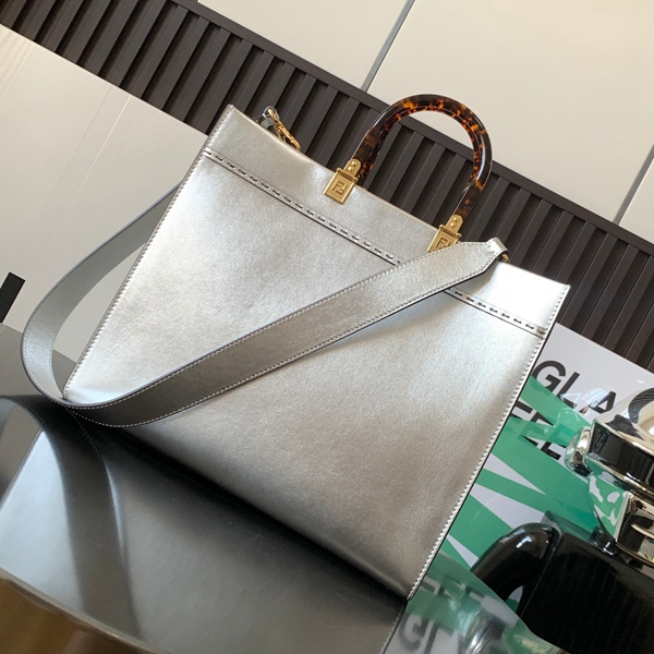 スーパーコピーブランドバッグ側面デザイン
