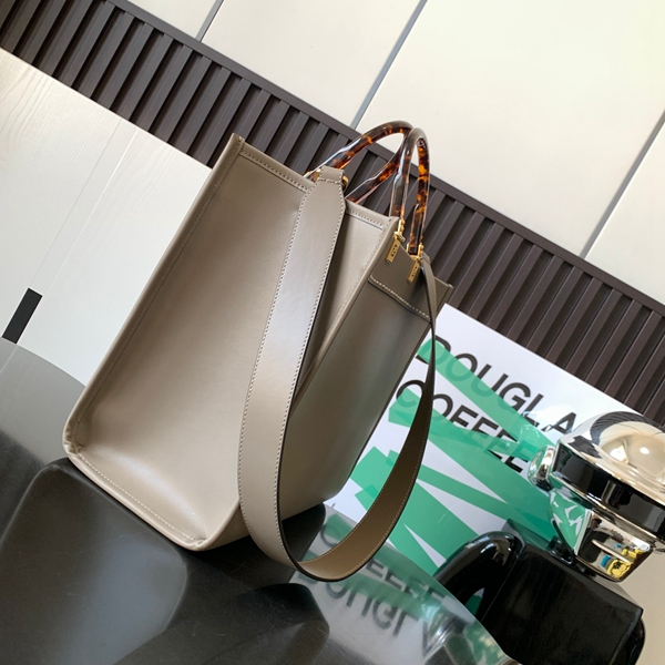 スーパーコピーブランドバッグ背面デザイン