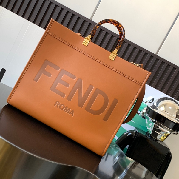 スーパーコピーブランドバッグ正面デザイン