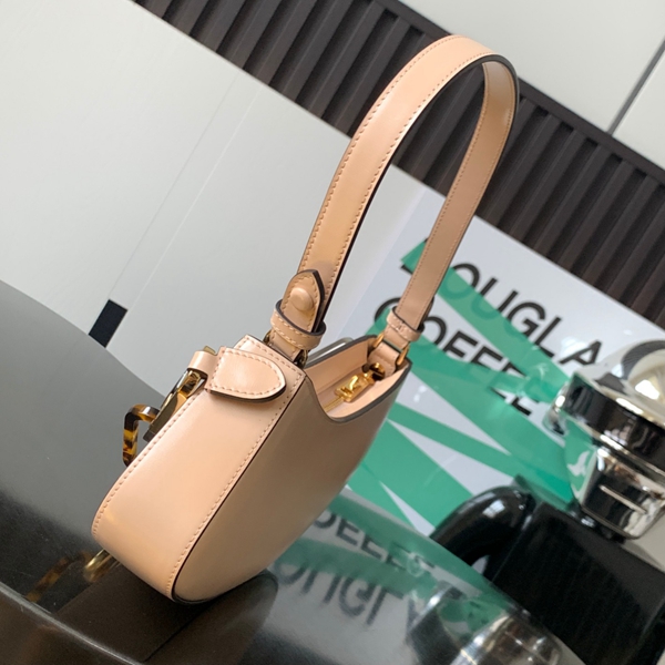 スーパーコピーブランドバッグ背面デザイン