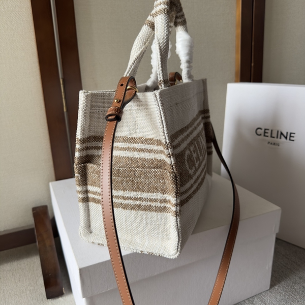 スーパーコピーブランドバッグ背面デザイン