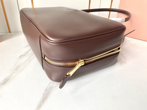 スーパーコピーブランドバッグ着用イメージ