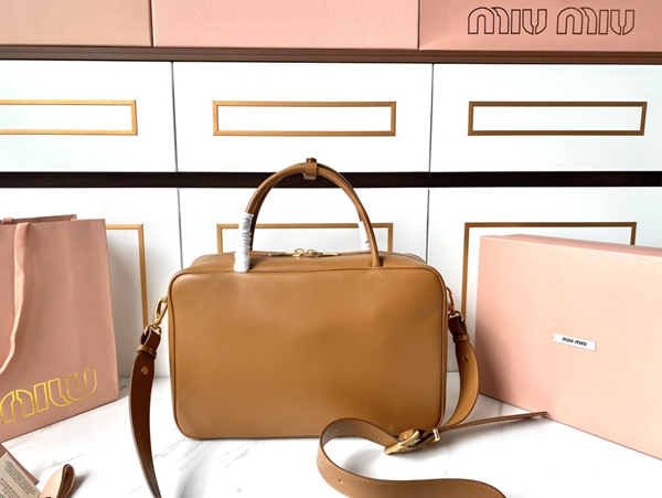 スーパーコピーブランドバッグ背面デザイン