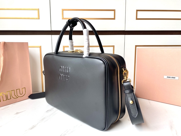 スーパーコピーブランドバッグ側面デザイン