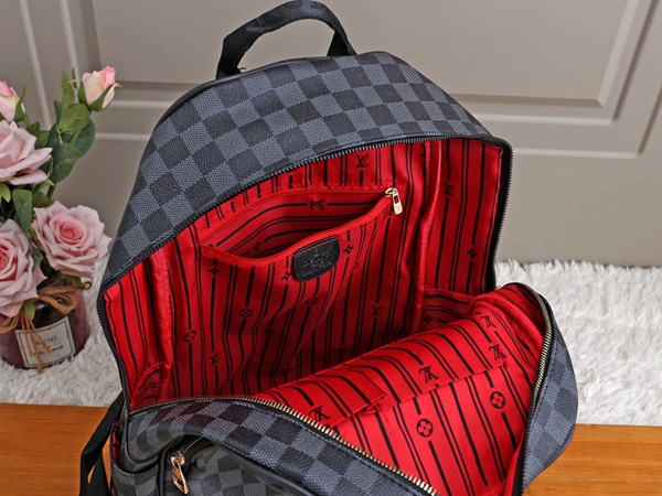 激安ブランドバッグ着用イメージ