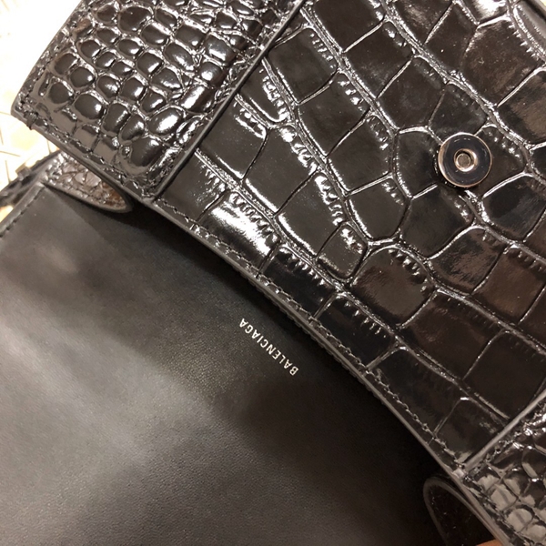 バレンシアガバッグ着用イメージ