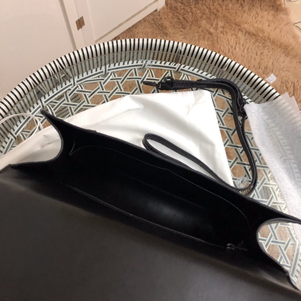 バレンシアガバッグ着用イメージ