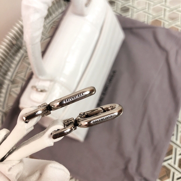 バレンシアガバッグ全体デザイン