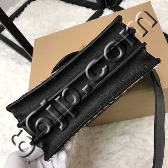 バーバリーバッグ素材ディテール