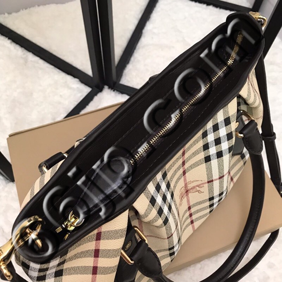 バーバリーバッグ角部分ディテール