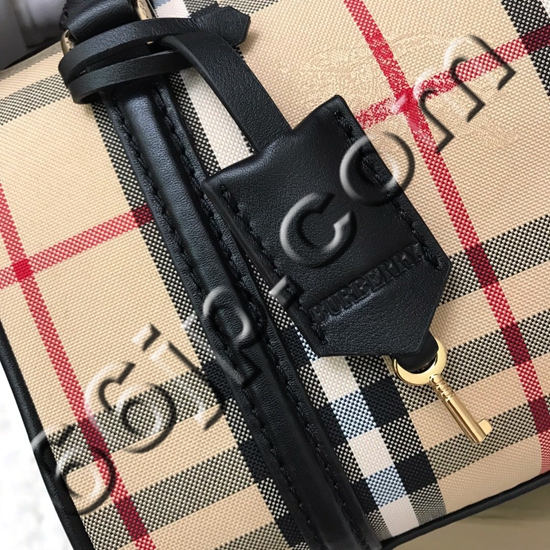 バーバリーバッグ素材ディテール
