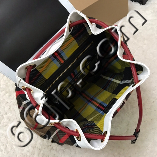 バーバリーバッグ着用イメージ