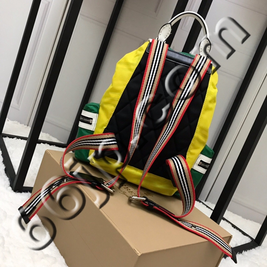 バーバリーバッグ角部分ディテール