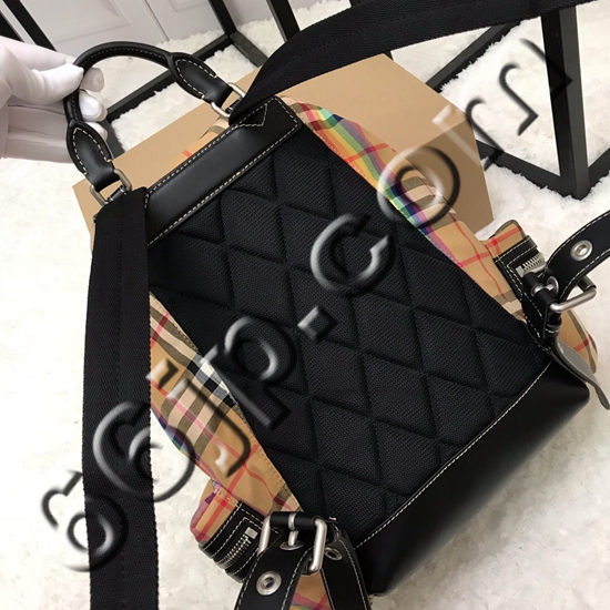 バーバリーバッグ素材ディテール