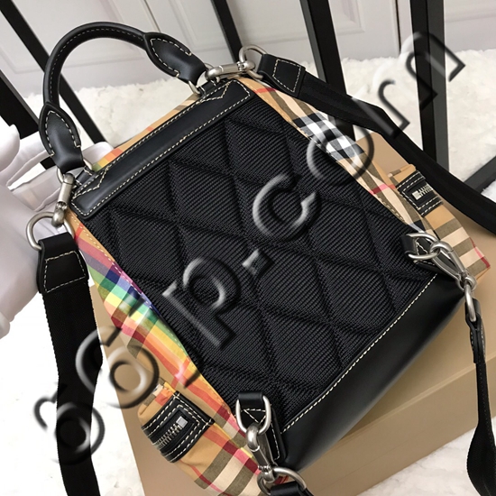 バーバリーバッグ素材ディテール