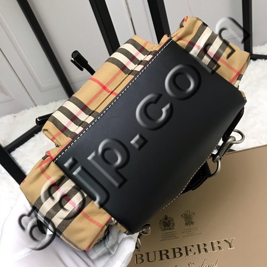 バーバリーバッグ素材ディテール