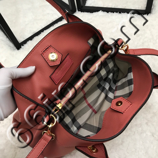 バーバリーバッグ着用イメージ