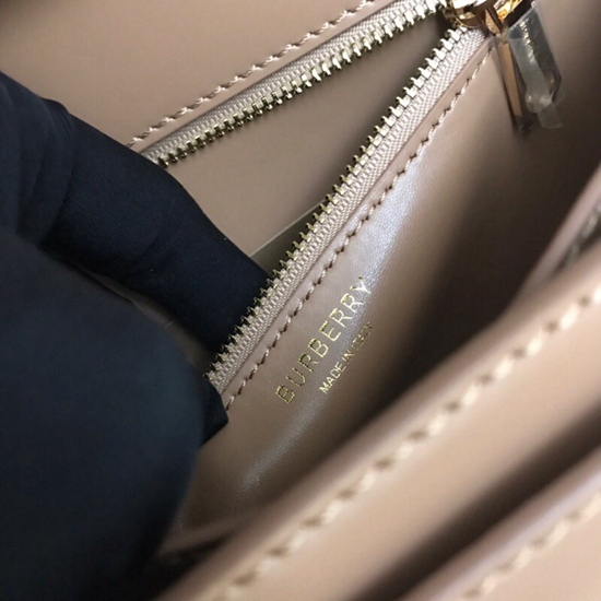 バーバリーバッグ全体デザイン