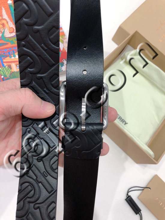 バーバリーベルト着用イメージ