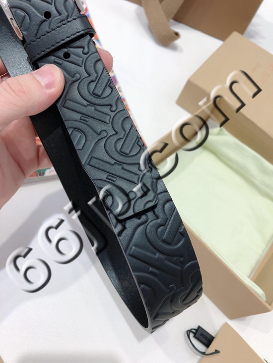 バーバリーベルト着用イメージ