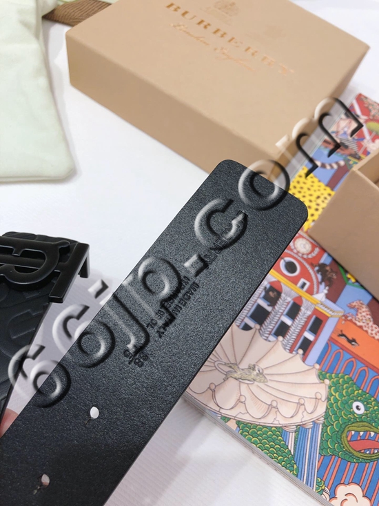 バーバリーベルト着用イメージ