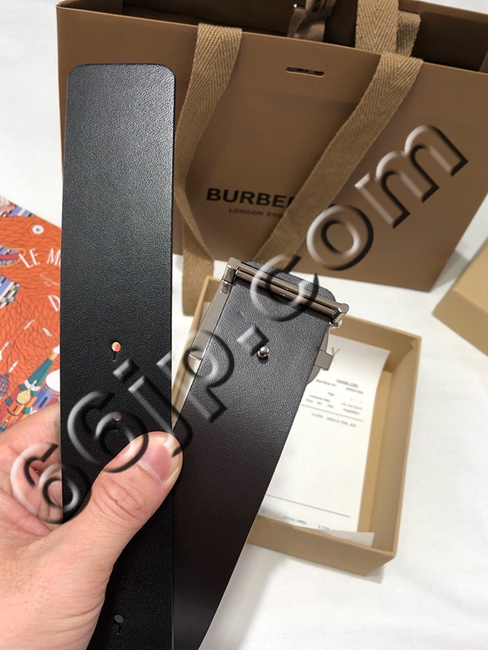 バーバリーベルト着用イメージ