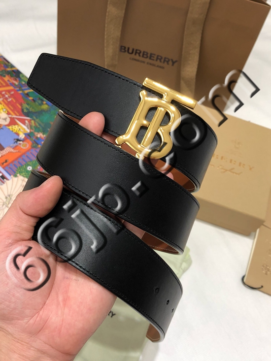 バーバリーベルト着用イメージ