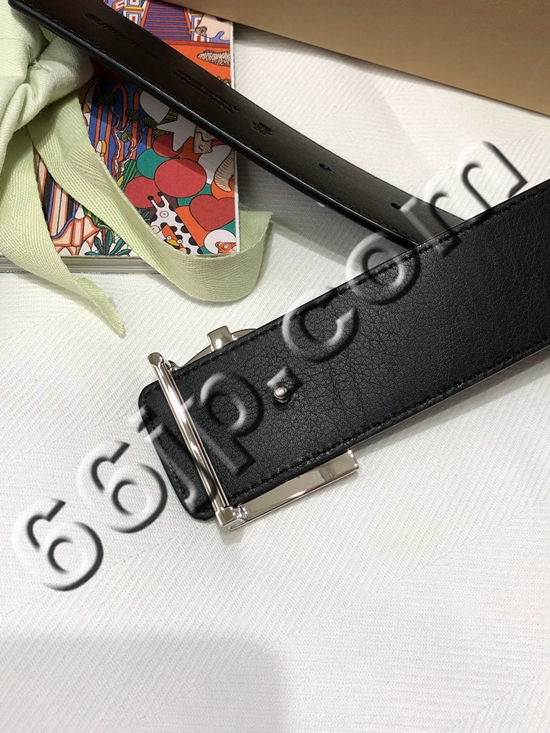 バーバリーベルト着用イメージ