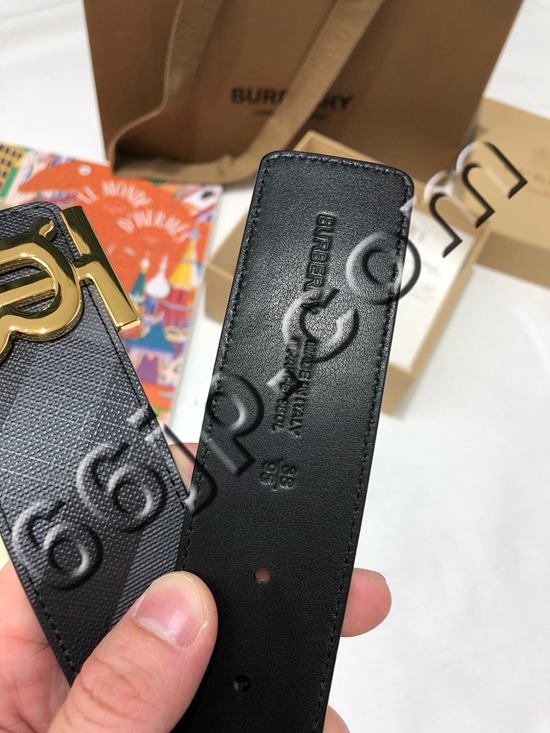 バーバリーベルト細部ディテール