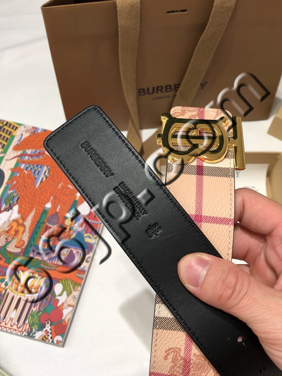 バーバリーベルト着用イメージ