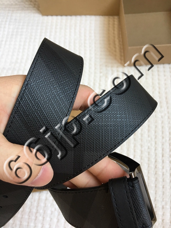 バーバリーベルト着用イメージ