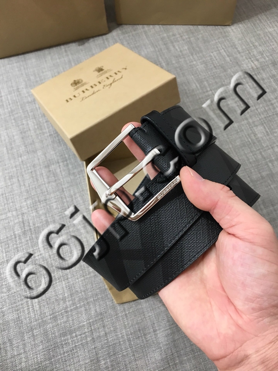 バーバリーベルト正面デザイン