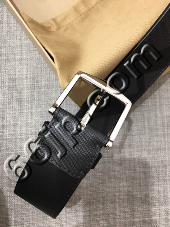 バーバリーベルト着用イメージ