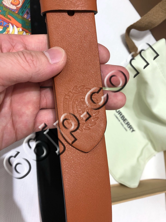 バーバリーベルト着用イメージ