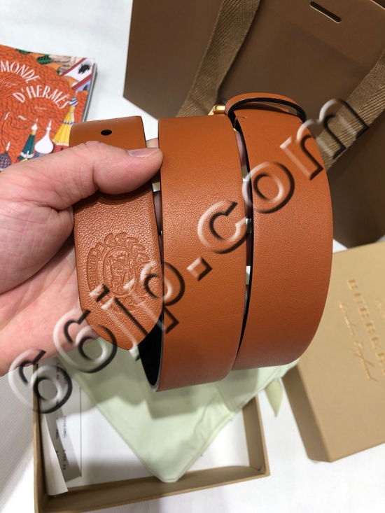 バーバリーベルト角部分ディテール