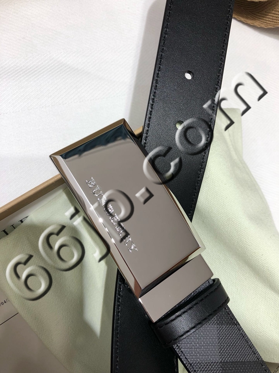 バーバリーベルト素材ディテール