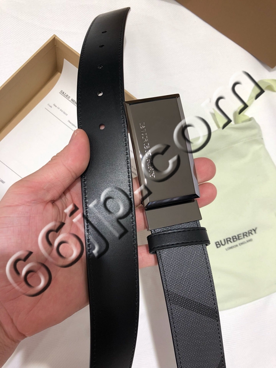 バーバリーベルト着用イメージ