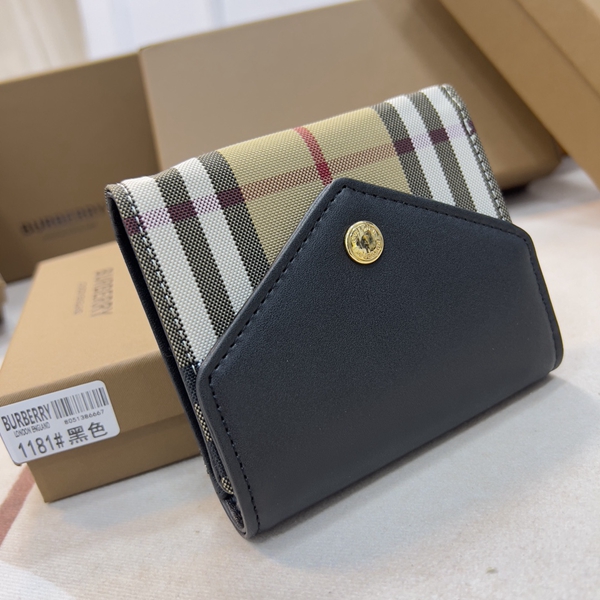バーバリー財布着用イメージ