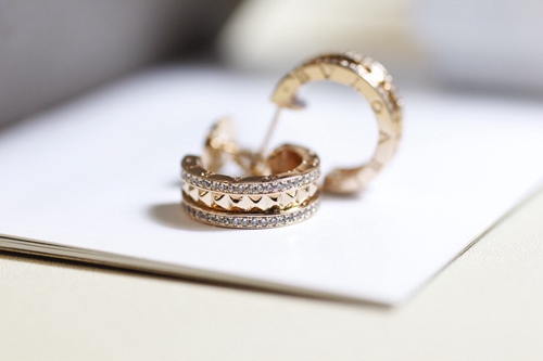 ブルガリアクセサリー側面デザイン