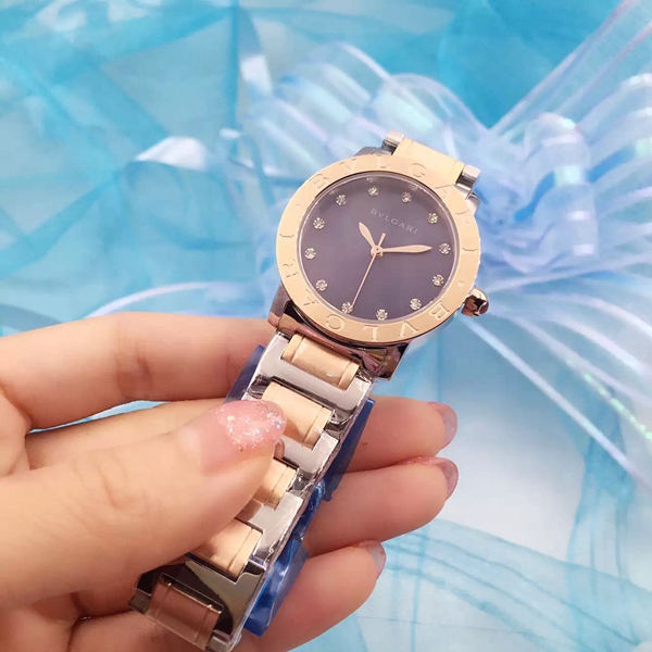 ブルガリ時計正面デザイン