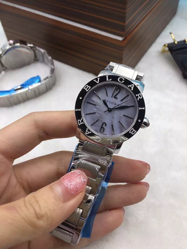 ブルガリ時計正面デザイン