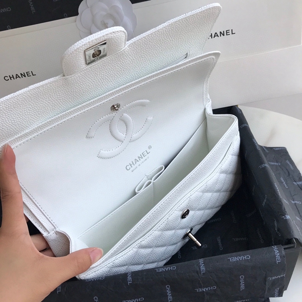 シャネルバッグレプリカ角部分ディテール
