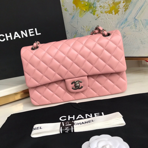 シャネルバッグレプリカ正面デザイン