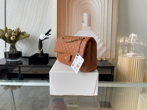 シャネルバッグレプリカ背面デザイン