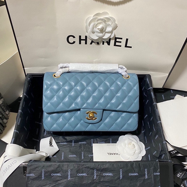 シャネルバッグレプリカ着用イメージ