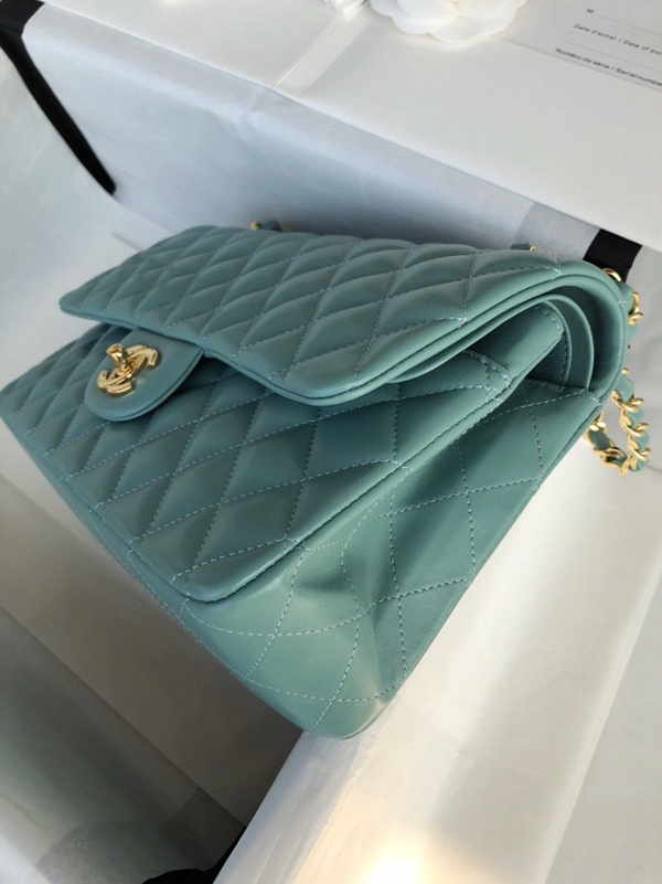 シャネルバッグレプリカ素材ディテール