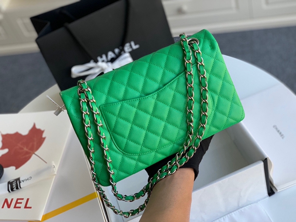 シャネルバッグレプリカ背面デザイン